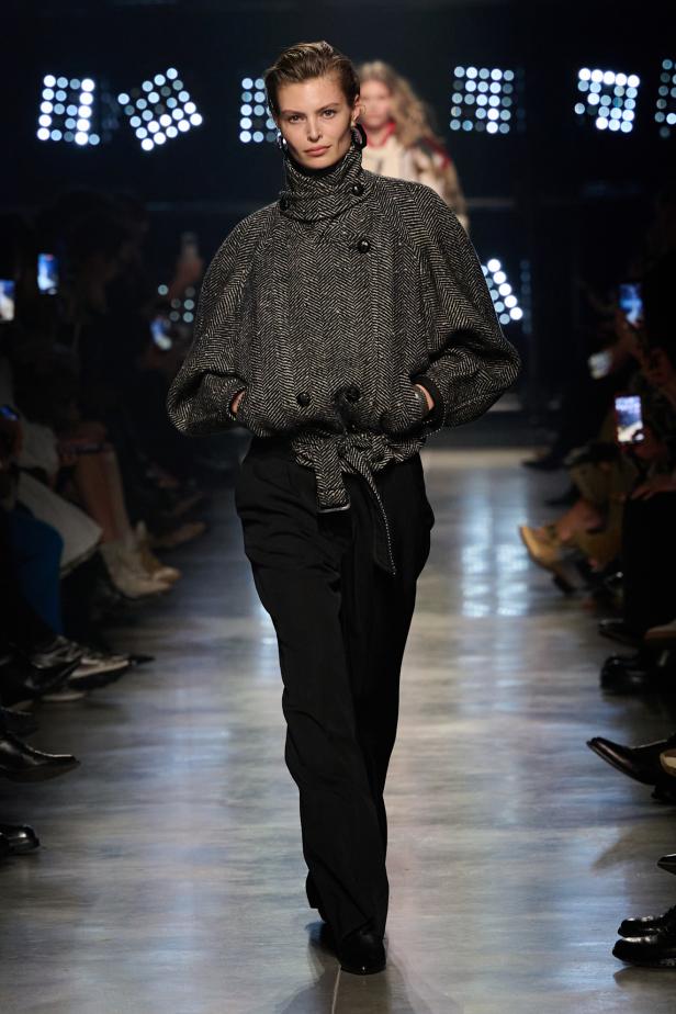 Isabel Marant‏ تحتفل كعادتها بالمرأة الواثقة والعفوية في مجموعة خريف 2026‏
