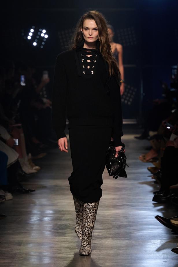 Isabel Marant‏ تحتفل كعادتها بالمرأة الواثقة والعفوية في مجموعة خريف 2026‏