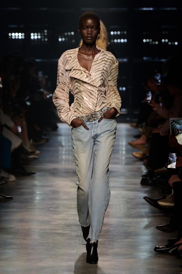 Isabel Marant‏ تحتفل كعادتها بالمرأة الواثقة والعفوية في مجموعة خريف 2026‏