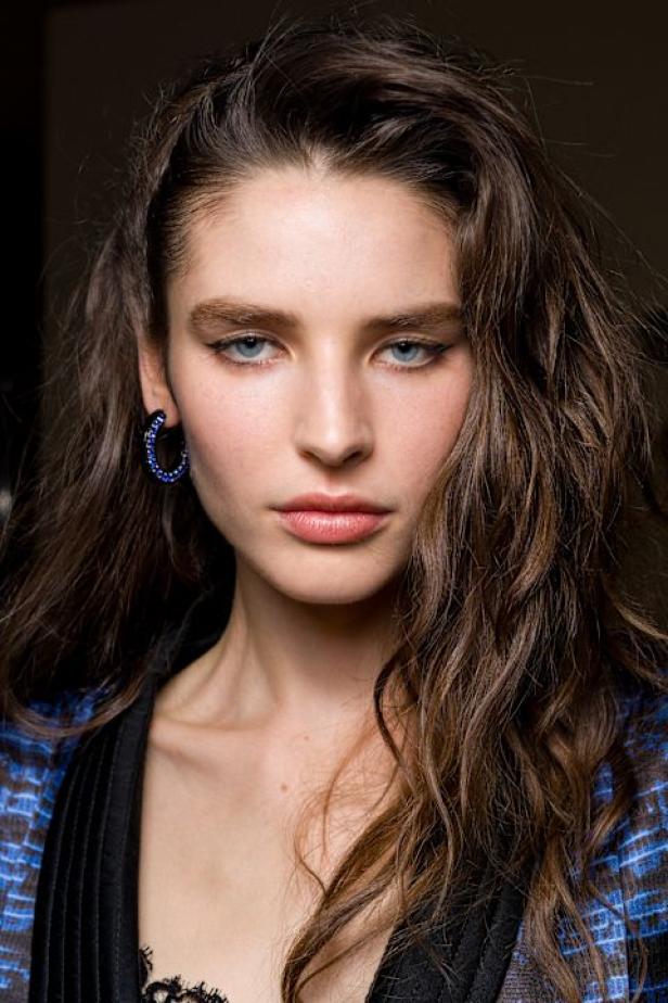 Isabel Marant‏ تحتفل كعادتها بالمرأة الواثقة والعفوية في مجموعة خريف 2026‏