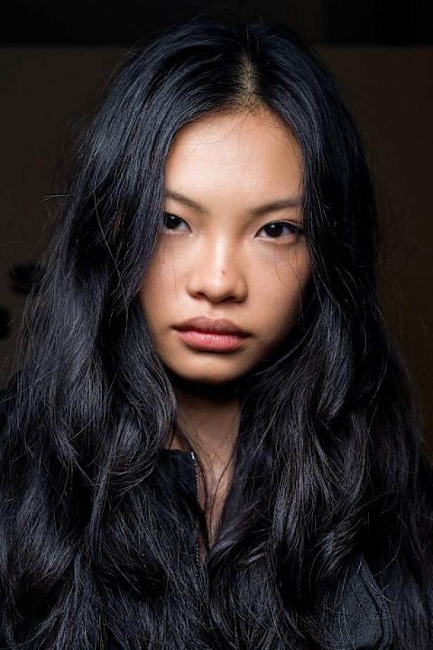 Isabel Marant‏ تحتفل كعادتها بالمرأة الواثقة والعفوية في مجموعة خريف 2026‏