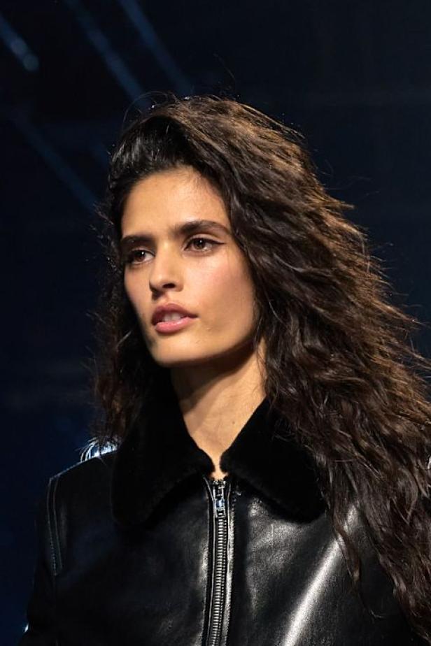 Isabel Marant‏ تحتفل كعادتها بالمرأة الواثقة والعفوية في مجموعة خريف 2026‏