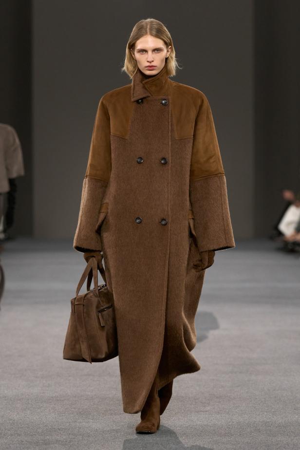 عرض أزياء مجموعة Max Mara لخريف وشتاء 2027