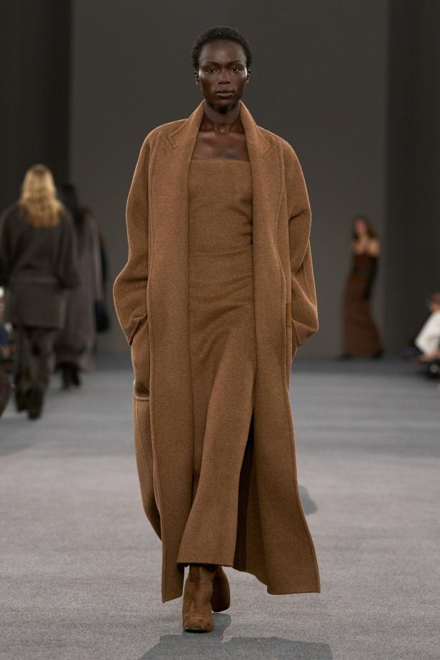 عرض أزياء مجموعة Max Mara لخريف وشتاء 2027