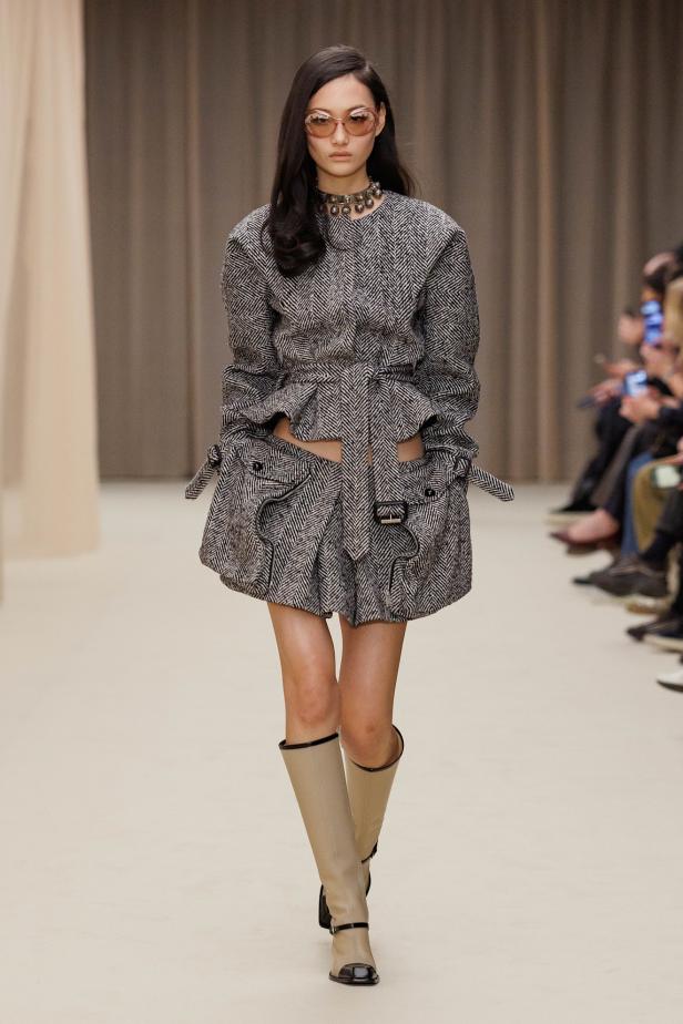 ما خلف الكمال في مجموعة McQueen خريف وشتاء 2026 للملابس الجاهزة