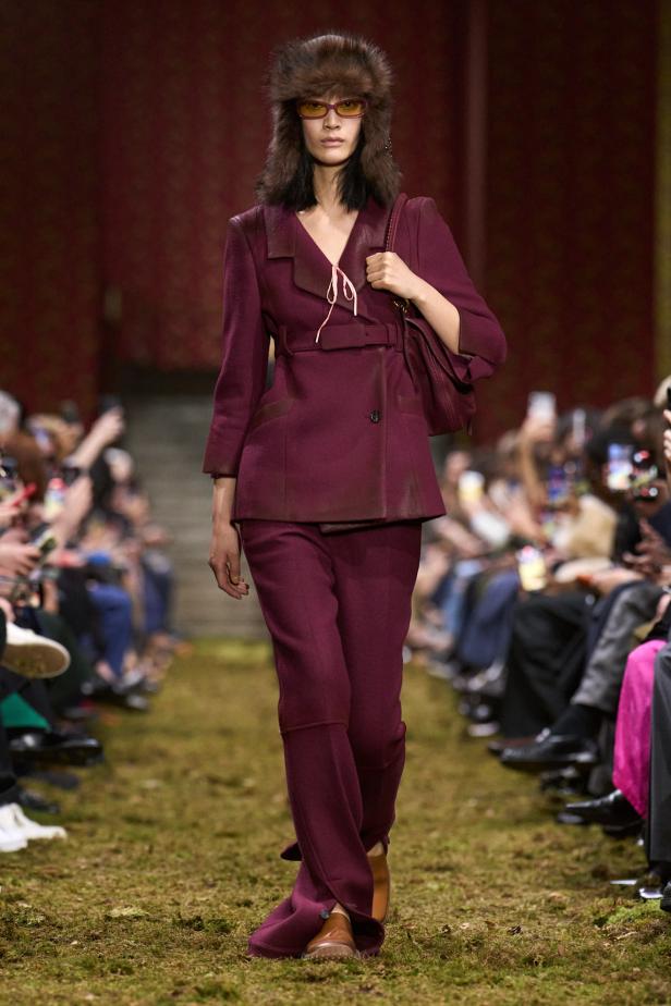 مجموعة‎ Miu Miu ‎لخريف 2026... صدى عاطفي وشعور يتجلى في الأزياء