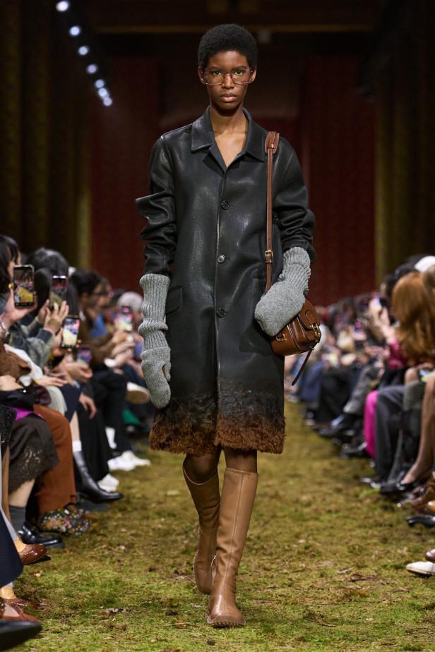 مجموعة‎ Miu Miu ‎لخريف 2026... صدى عاطفي وشعور يتجلى في الأزياء