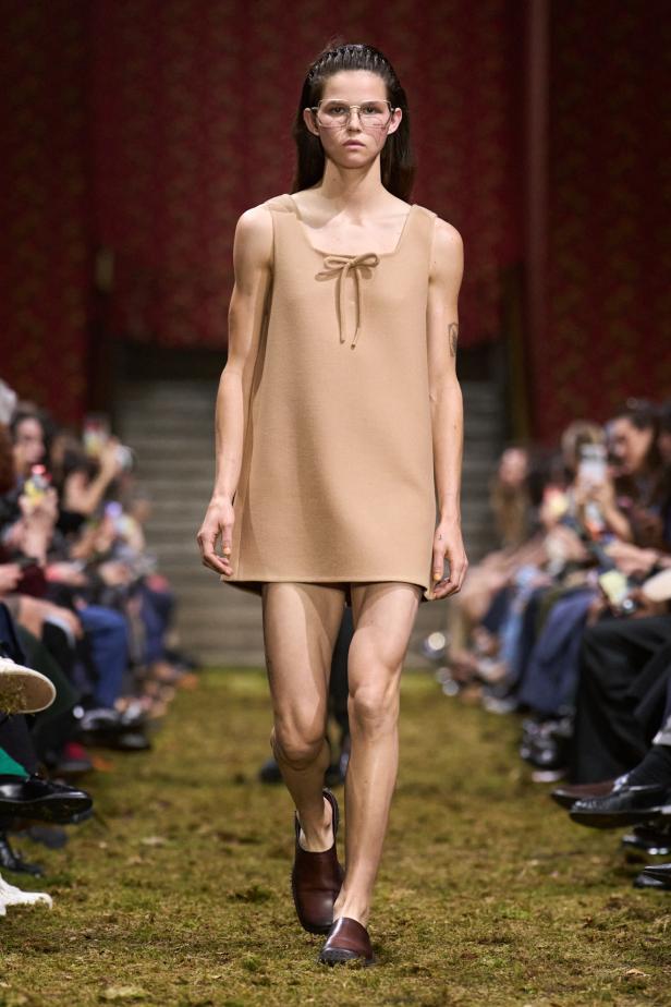 مجموعة‎ Miu Miu ‎لخريف 2026... صدى عاطفي وشعور يتجلى في الأزياء