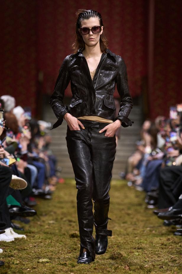 مجموعة‎ Miu Miu ‎لخريف 2026... صدى عاطفي وشعور يتجلى في الأزياء