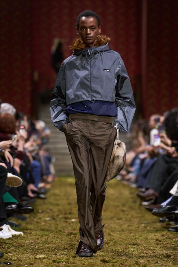 مجموعة‎ Miu Miu ‎لخريف 2026... صدى عاطفي وشعور يتجلى في الأزياء