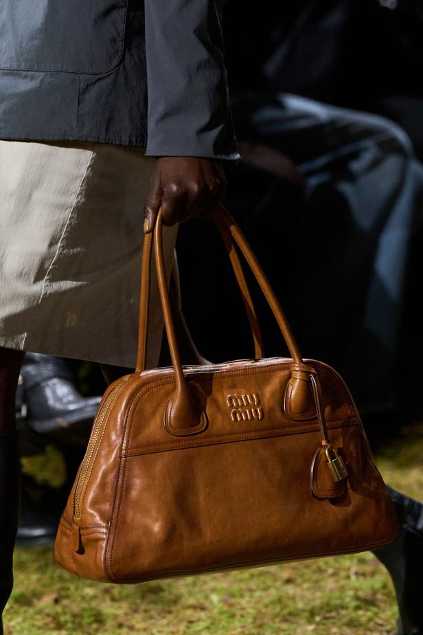 مجموعة‎ Miu Miu ‎لخريف 2026... صدى عاطفي وشعور يتجلى في الأزياء