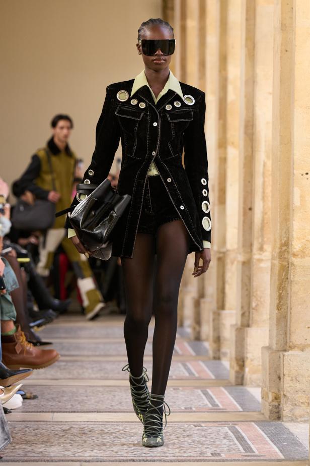 التمرّد يتحوّل إلى حالة في مجموعة ‏Off-White‎‏ لخريف وشتاء 2026‏