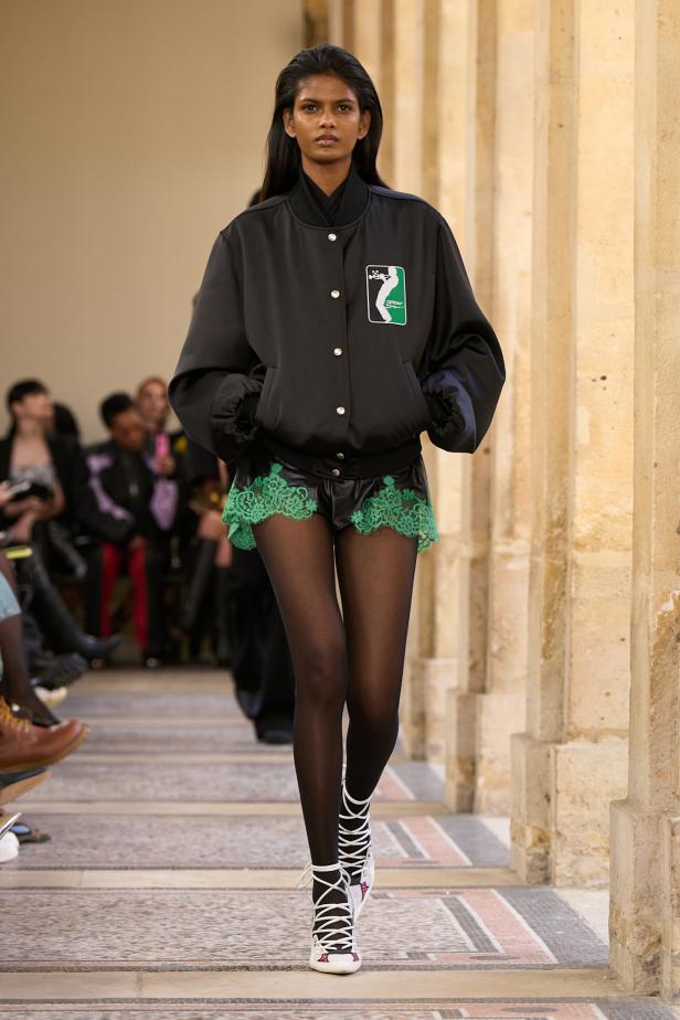 التمرّد يتحوّل إلى حالة في مجموعة ‏Off-White‎‏ لخريف وشتاء 2026‏