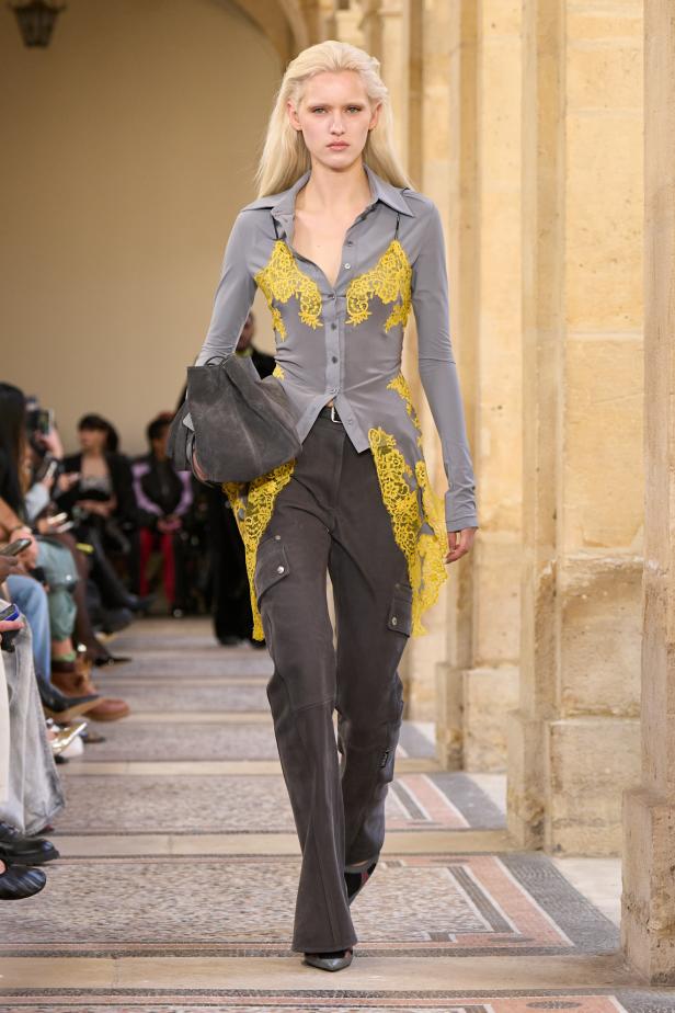 التمرّد يتحوّل إلى حالة في مجموعة ‏Off-White‎‏ لخريف وشتاء 2026‏