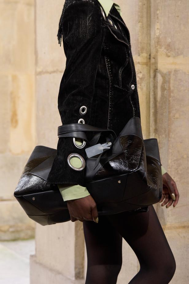 التمرّد يتحوّل إلى حالة في مجموعة ‏Off-White‎‏ لخريف وشتاء 2026‏