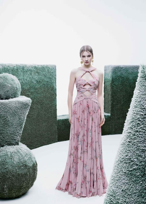 مجموعة طوني ورد لخريف 2026... إتقان فن التفكيك والوهم البصري