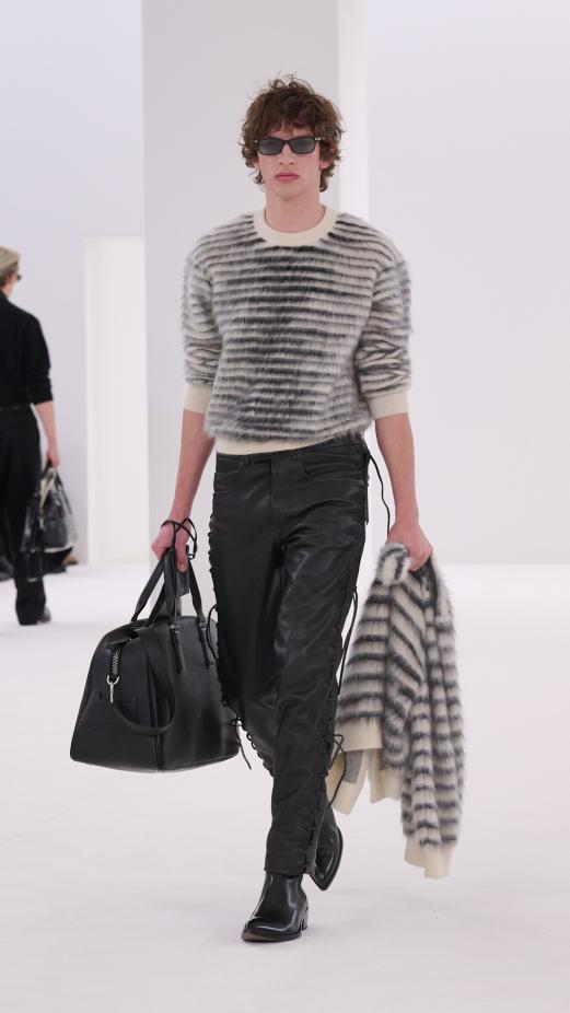 مجموعة توم فورد لخريف 2026‏‎‏... عودة إلى الأساسيات برؤية حيدر أكرمان‎