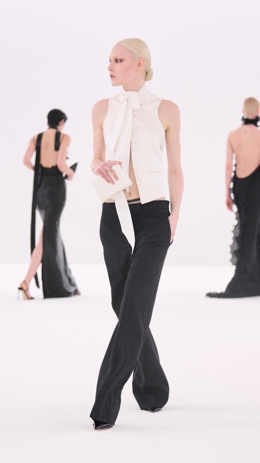 مجموعة توم فورد لخريف 2026‏‎‏... عودة إلى الأساسيات برؤية حيدر أكرمان‎