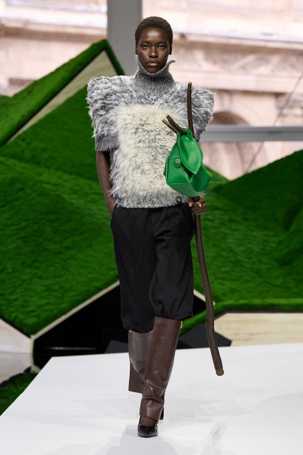 الطبيعة تلهم الأزياء في مجموعة لويس فويتون لموسم خريف 2026