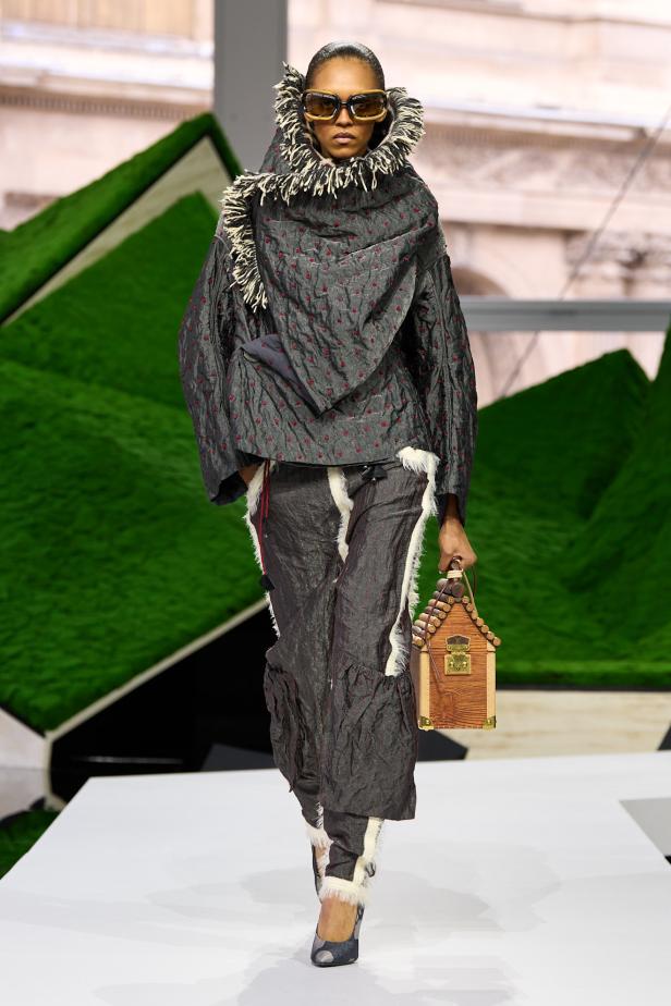 الطبيعة تلهم الأزياء في مجموعة لويس فويتون لموسم خريف 2026