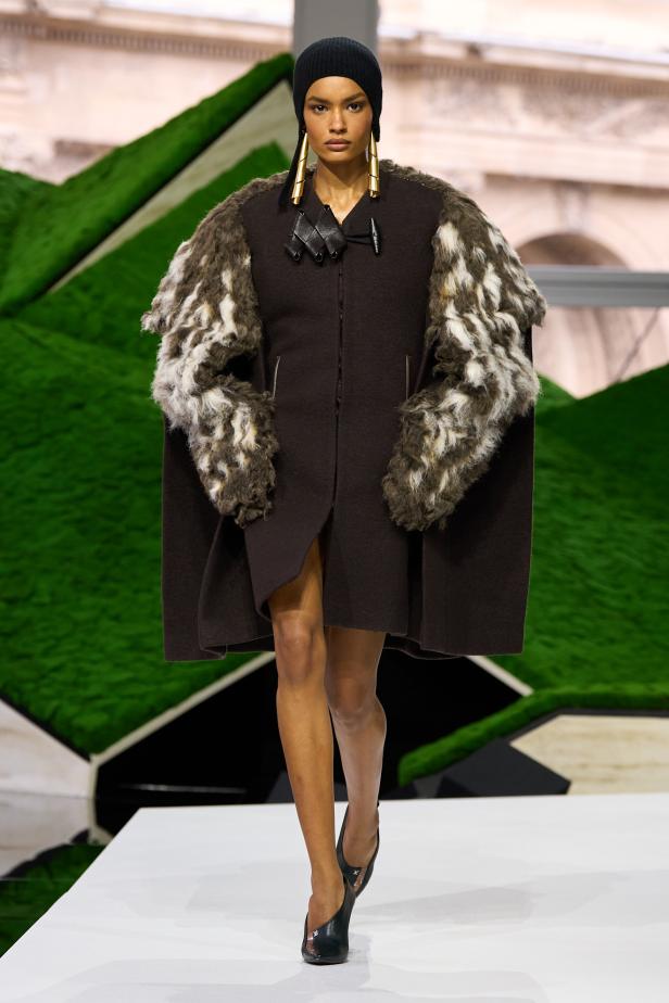 الطبيعة تلهم الأزياء في مجموعة لويس فويتون لموسم خريف 2026