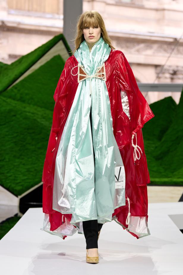 الطبيعة تلهم الأزياء في مجموعة لويس فويتون لموسم خريف 2026