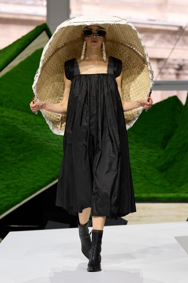 الطبيعة تلهم الأزياء في مجموعة لويس فويتون لموسم خريف 2026