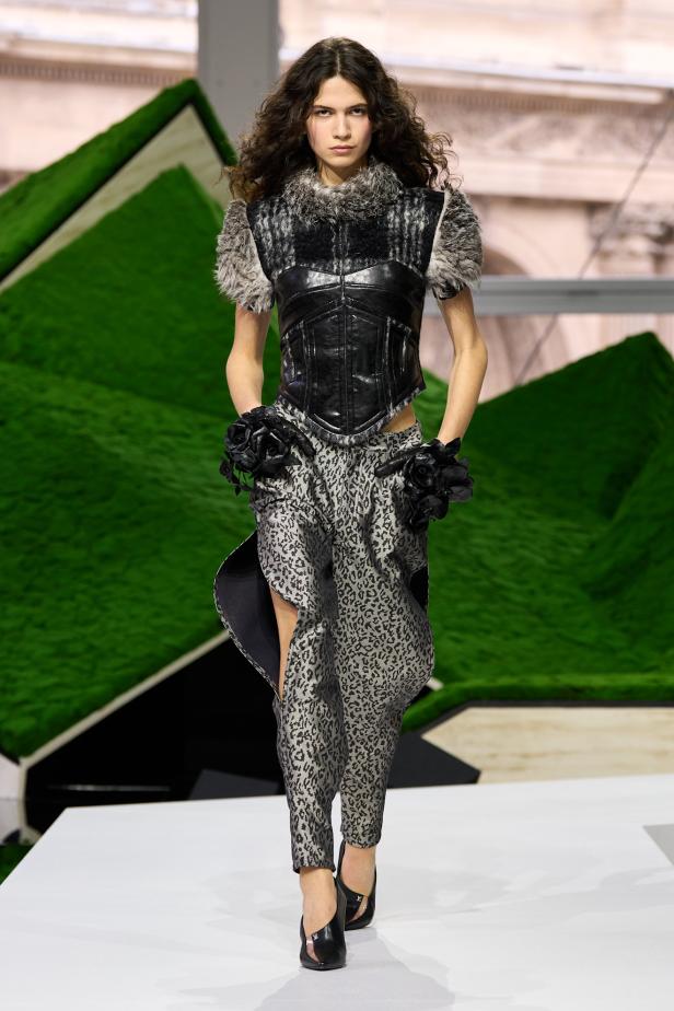 الطبيعة تلهم الأزياء في مجموعة لويس فويتون لموسم خريف 2026