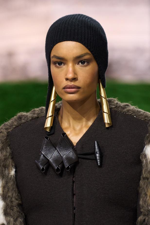 الطبيعة تلهم الأزياء في مجموعة لويس فويتون لموسم خريف 2026