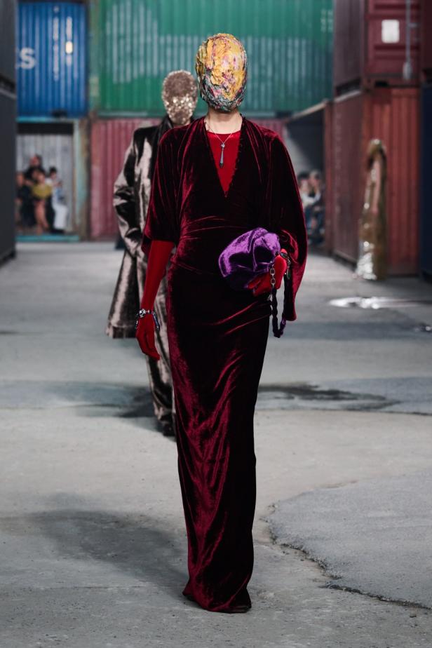 ‏‏Maison Margiela‏ تكشف عن مجموعة خريف وشتاء 2026‏‏ في الصين... رحلة سريالية بين الحرفية ‏العالية وجماليات "القطع المنسية‎"‎