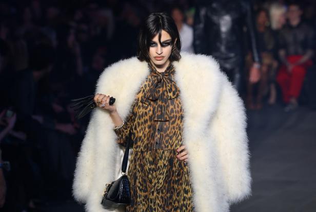 ديمنا يجتاح "تايمز سكوير" في عرض مميّز لمجموعة ‏Gucci Cruise 2027‎