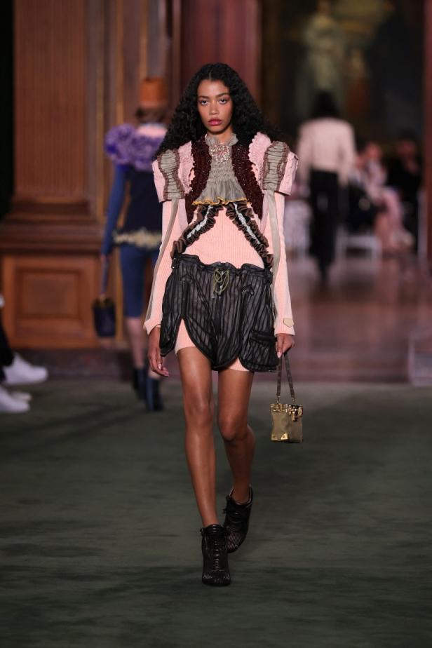 مجموعة Louis Vuitton كروز 2027..حين يتحوّل التاريخ إلى مادة حيّة للحاضر