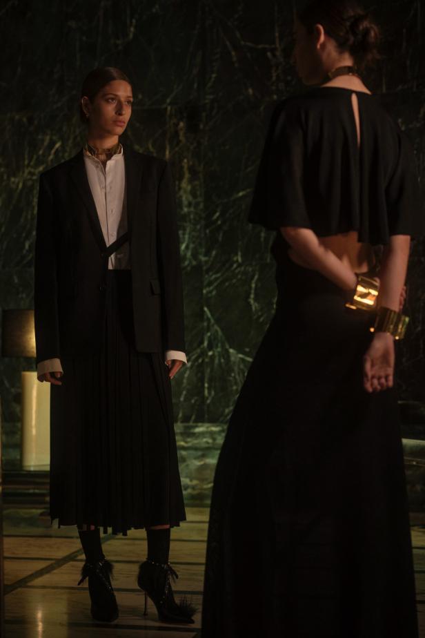 ماريا غراتسيا كيوري تعود إلى جذور ‏Fendi‏ التاريخية لتقديم أولى مجموعات كروز‎ 2027 ‎
