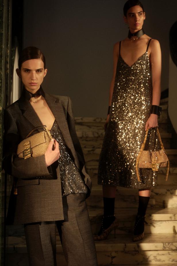 ماريا غراتسيا كيوري تعود إلى جذور ‏Fendi‏ التاريخية لتقديم أولى مجموعات كروز‎ 2027 ‎