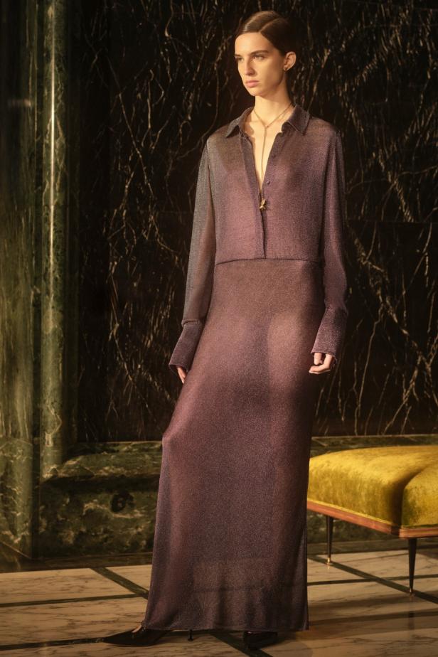 ماريا غراتسيا كيوري تعود إلى جذور ‏Fendi‏ التاريخية لتقديم أولى مجموعات كروز‎ 2027 ‎