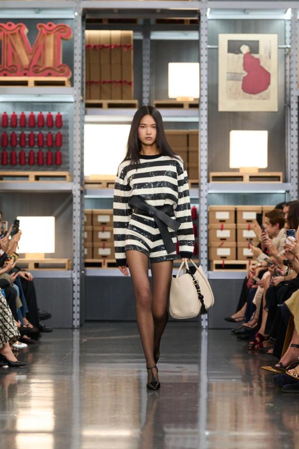 Max Mara‏ تحتفل بإرث 75 عامًا وترسم ملامح أزياء السفر والعطلات لموسم 2027‏