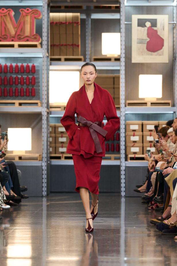 Max Mara‏ تحتفل بإرث 75 عامًا وترسم ملامح أزياء السفر والعطلات لموسم 2027‏
