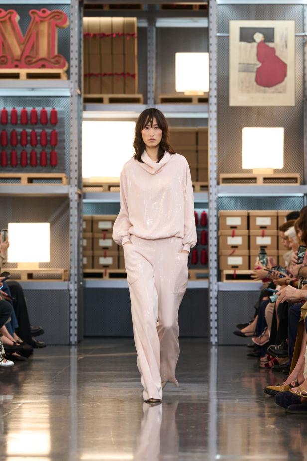 Max Mara‏ تحتفل بإرث 75 عامًا وترسم ملامح أزياء السفر والعطلات لموسم 2027‏