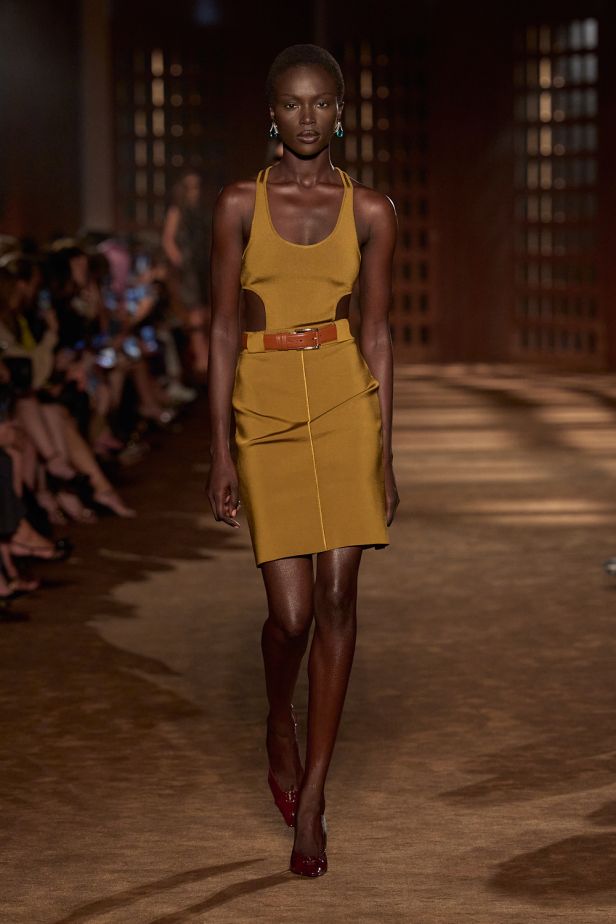 حرية الأربعينيات بلغة ‏Ferragamo‏ في مجموعة ربيع وصيف 2027‏