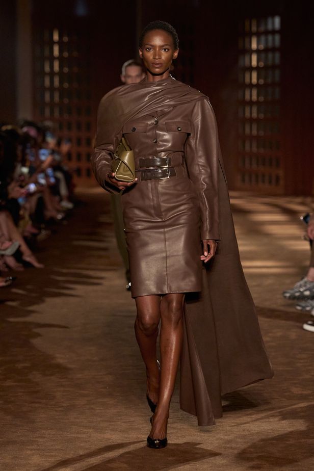 حرية الأربعينيات بلغة ‏Ferragamo‏ في مجموعة ربيع وصيف 2027‏