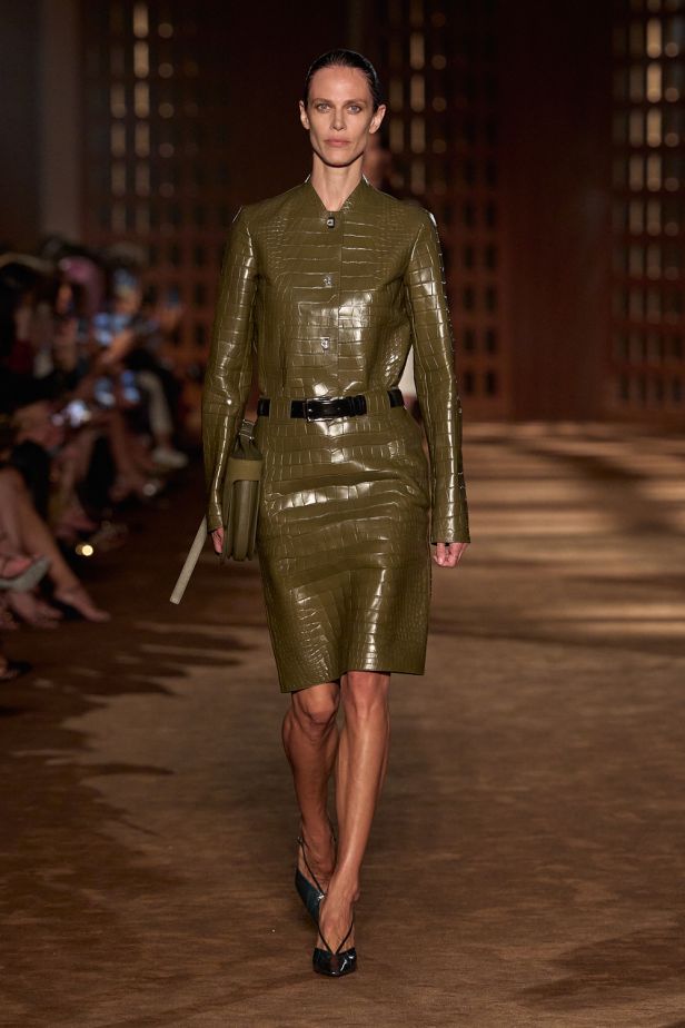 حرية الأربعينيات بلغة ‏Ferragamo‏ في مجموعة ربيع وصيف 2027‏