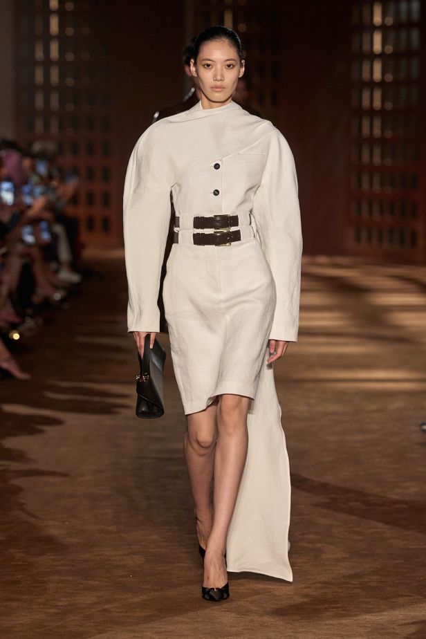 حرية الأربعينيات بلغة ‏Ferragamo‏ في مجموعة ربيع وصيف 2027‏