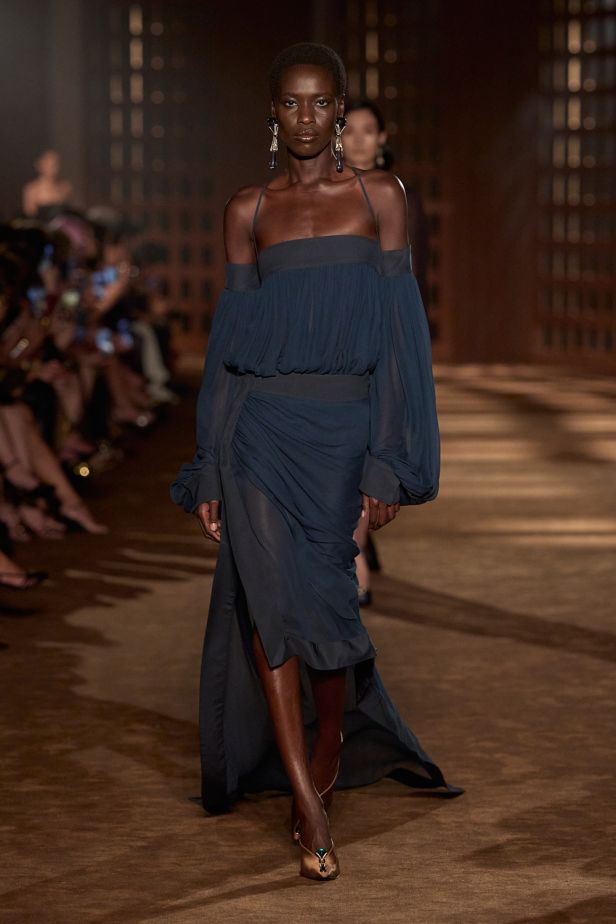 حرية الأربعينيات بلغة ‏Ferragamo‏ في مجموعة ربيع وصيف 2027‏