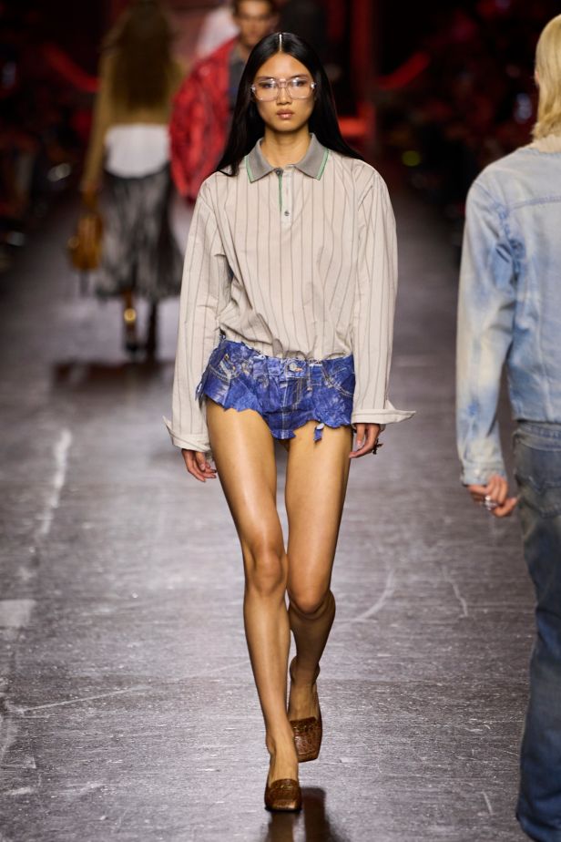 غلين مارتنز يودّع ديزل بعرض صاخب يحتفي بالدنيم والحرية