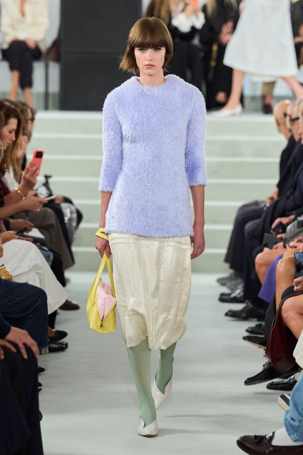 مجموعة ‏JIL SANDER ‎‏ لربيع 2027 تستكشف جمال اللامثالية ‏