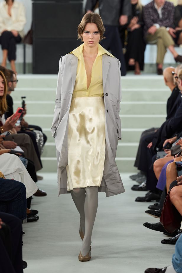 مجموعة ‏JIL SANDER ‎‏ لربيع 2027 تستكشف جمال اللامثالية ‏