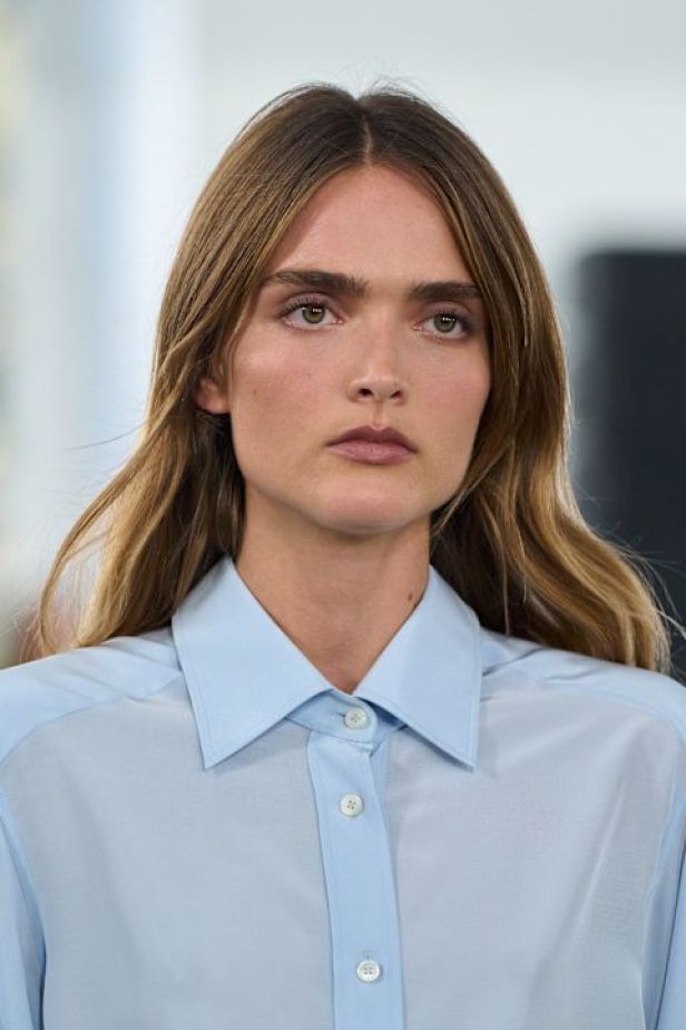 مجموعة ‏JIL SANDER ‎‏ لربيع 2027 تستكشف جمال اللامثالية ‏