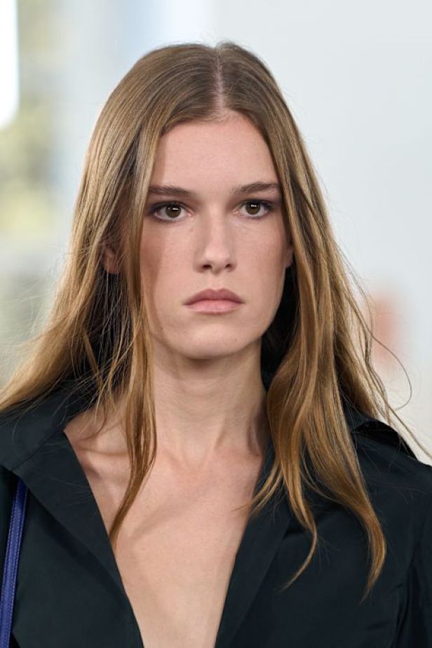 مجموعة ‏JIL SANDER ‎‏ لربيع 2027 تستكشف جمال اللامثالية ‏