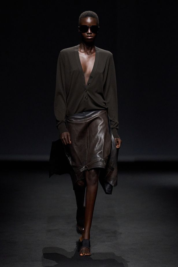 MM6 Maison Margiela‏ تعيد ابتكار خزانة الملابس اليومية في مجموعة ربيع 2027‏