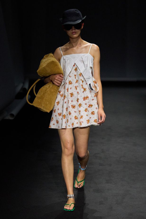 MM6 Maison Margiela‏ تعيد ابتكار خزانة الملابس اليومية في مجموعة ربيع 2027‏